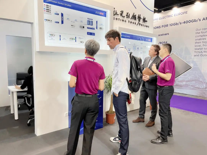 ECOC 2022 Accelink  |  Lighting Your Dreams